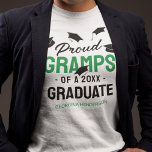 Camiseta Formando Verde Negro Grampo Ortopolho 2025<br><div class="desc">Comportando-se com orgulho do sucesso das suas conquistas de netos! Mostre a eles o quanto você está orgulhoso com essas t-shirts personalizadas da cerimônia de graduação, com bonés de papelão em queda, o texto "grampos orgulhosos de um formando de 2025", o nome do formando e a cor verde para representar...</div>