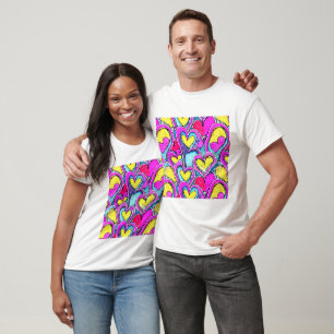 Camiseta Formas de Coração Coloridas em Mosaico de Arte