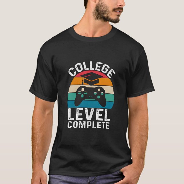 Camiseta Formatura Completa de Faculdade Engraçada para Gam (Frente)