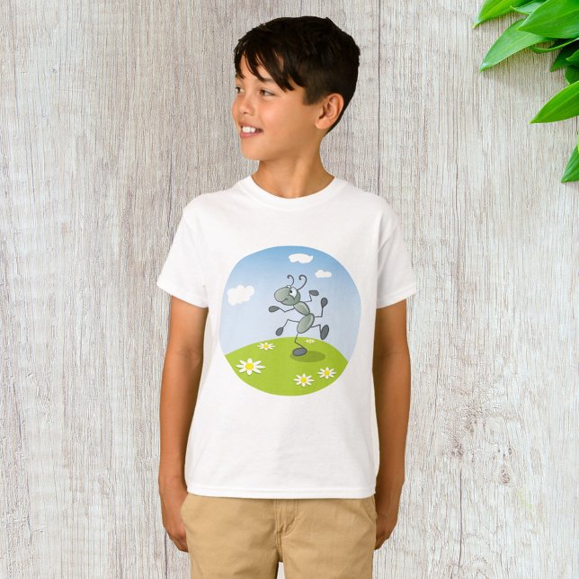 Camiseta Formiga Dançante na Grama com Flores (Criador carregado)