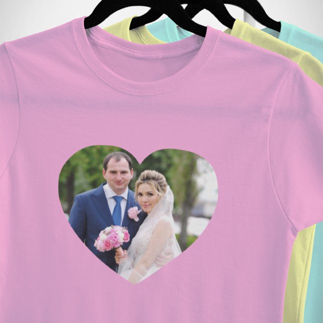 Camiseta Foto de Casamento em Forma de Coração (Create your own heart shaped photo tee.)