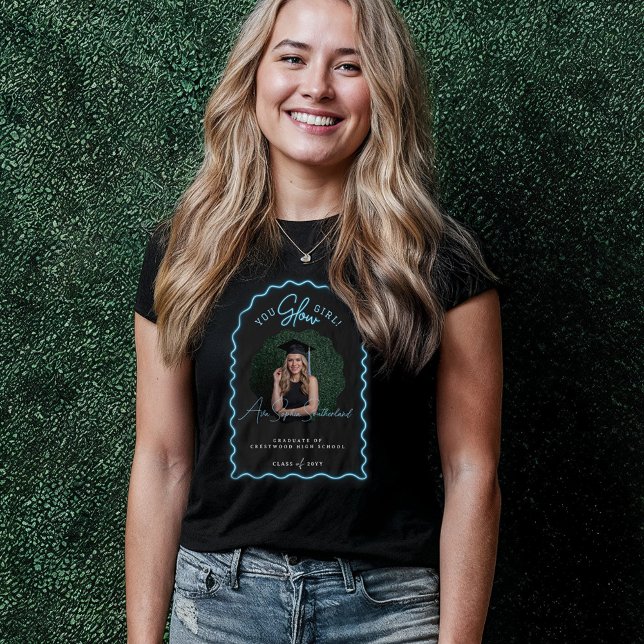 Camiseta Foto De Graduação De Néon Azul De Luz Brilhante (You Glow Girl Wavy Blue Neon Graduation Photo Tri-Blend Shirt)