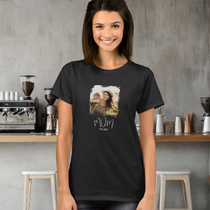 Camiseta Foto de Script Estabelecida pela Mãe