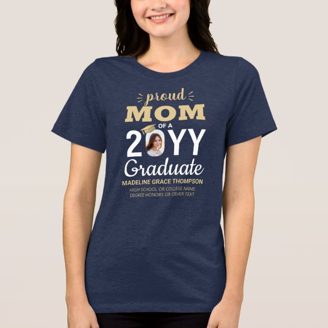 Camiseta Foto do formando Orgulhosa Ano de Graduação da Mãe (Frente)