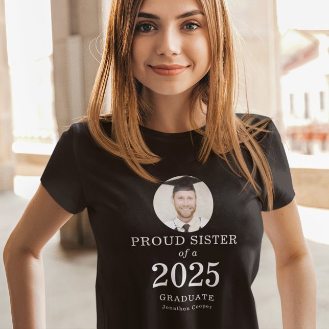 Camiseta Foto em Texto Branco Irmã Orgulhosa do Formando 20 (Criador carregado)