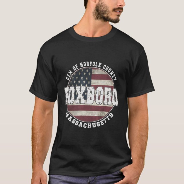 Camiseta Foxboro Massachusetts American Flag (Frente)