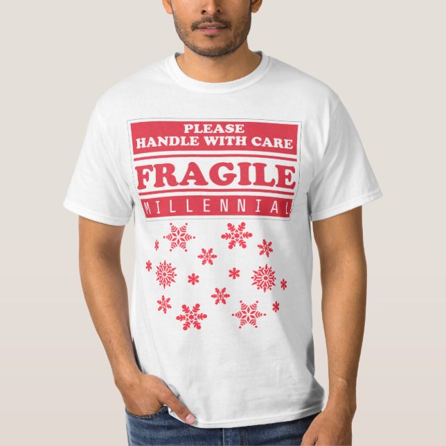 Camiseta Frágil Milênio, Manipula Com Flocos De Neve Cuidad (Frente)