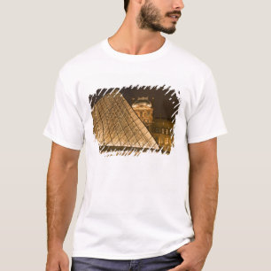 Camiseta França, Paris. O Louvre ao crepúsculo. Crédito 2