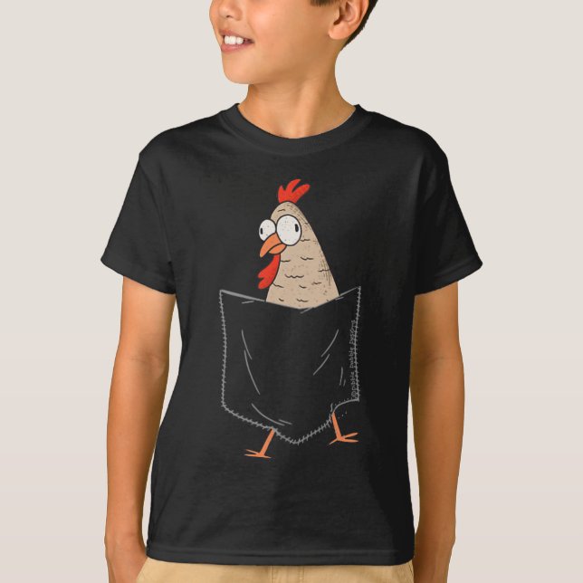 Camiseta Frango Fofo e Engraçado em um Bolso Falso - Frango (Frente)