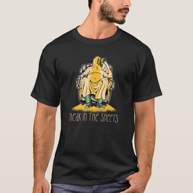 Camiseta FREAK IN SHEETS Bebado Ghost Halloween Meme (Frente)
