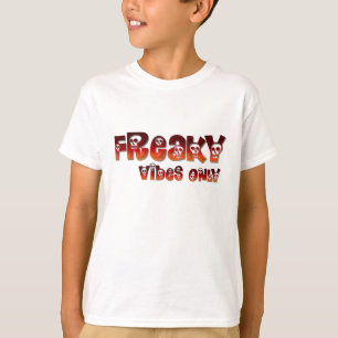 Camiseta "Freaky Vibes Only"-dgn4 por Maaya Prints, Criança