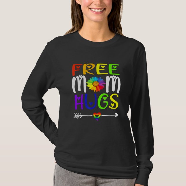 Camiseta Free Mom Hugs Daisy Rainbow Heart Lgbt Pride Month (Frente)