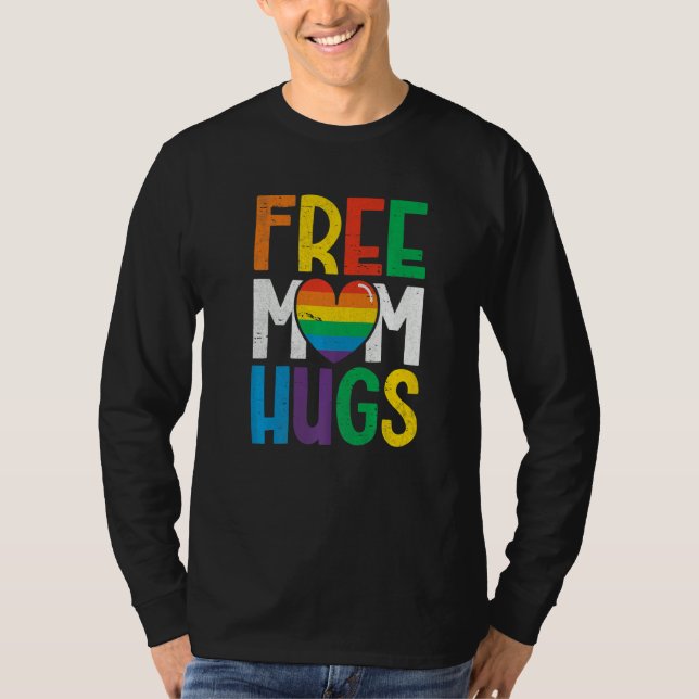 Camiseta Free Mom Hugs Rainbow Heart Lgbt Ally Pride Month  (Frente)