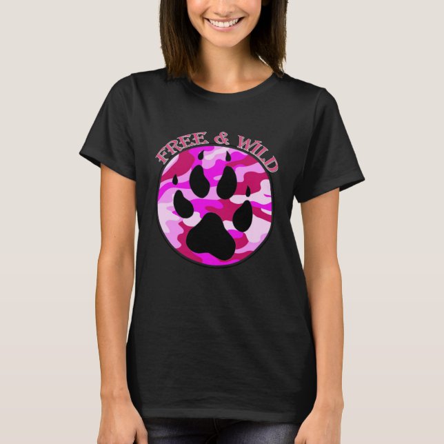 Camiseta Free & Wild pink camo wolf paw by Mortal Designs (Frente)