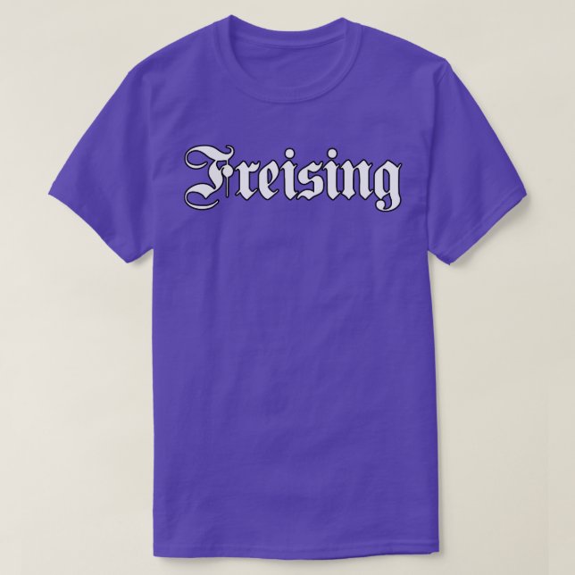 Camiseta Freising escrito com fonte gótica (Frente do Design)