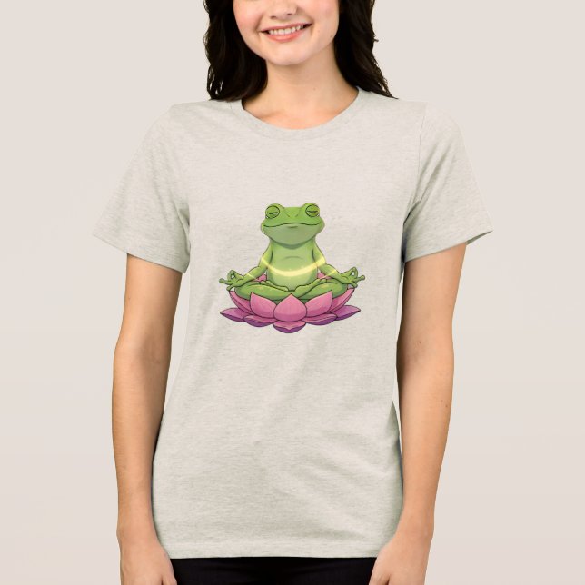 Camiseta Frog Meditating On Flower Cute Funny Womens (Frente)