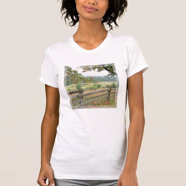 Camiseta Fronteira Antiga Em Uma Fazenda (Frente)