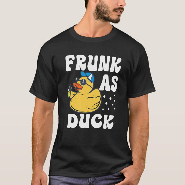 Camiseta Frunk As Duck Rubber Duck Bebendo Humor (Frente)