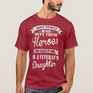Camiseta Fui Criada Por Minha Filha De Veteranos Orgulhosos