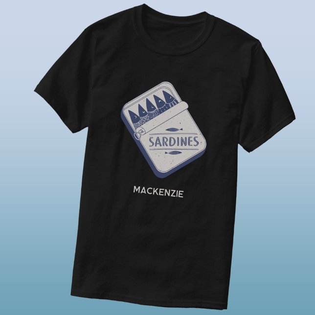 Camiseta Fun Personalized Name Sardine Tin (Fun tin of sardines Lino block print personalized custom name t-shirt)