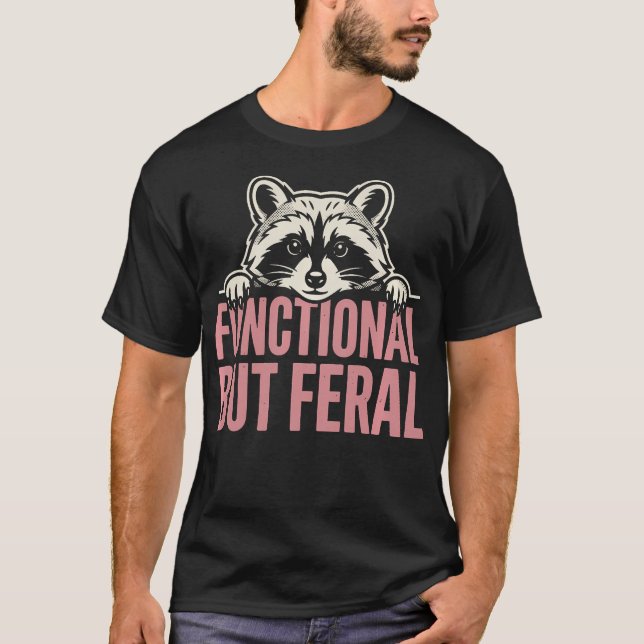 Camiseta Funcional Mas Feral Guaxinim Sarcástico Fofo (Frente)