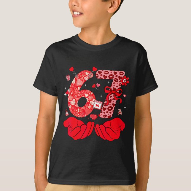 Camiseta Funny 6 7 Hands Meme Cute Valentine's Day Six Seve (Frente)