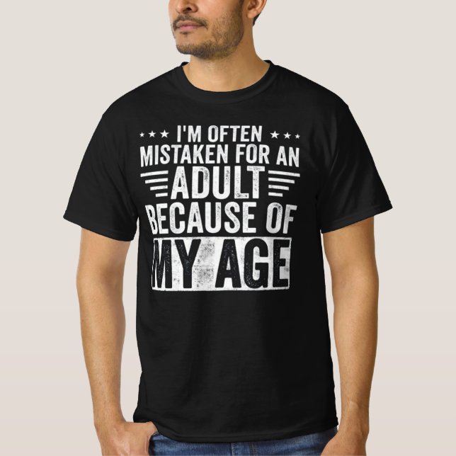 Camiseta Funny Adult Quote – “I’m Often Mistaken for an Adu (Frente)