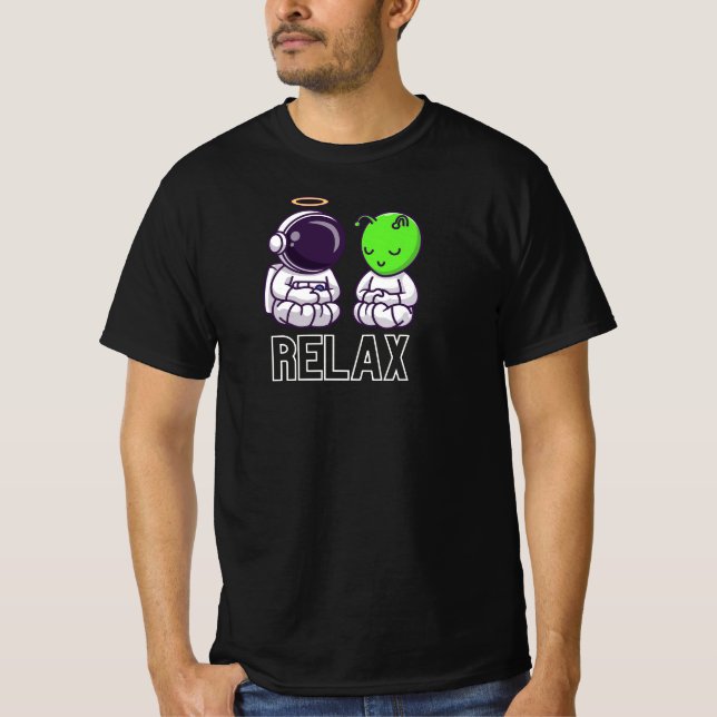 Camiseta Funny And Cute Relax Alien And Astronaut (Frente)