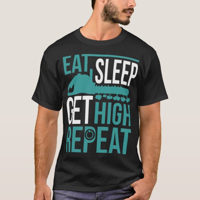 Camiseta Funny Arborist Get High Tree Chain saw space birth (Frente)