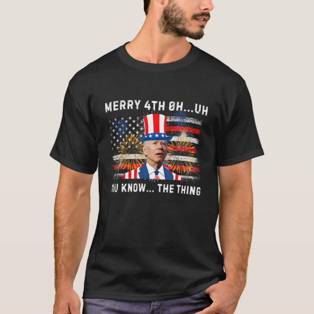 Camiseta Funny Biden Confundiu 4 De Julho De 2022 (Frente)