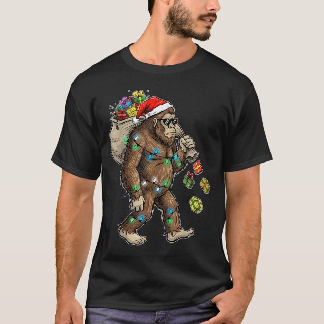 Camiseta Funny Bigfoot Christmas Tree Lights Xmas Boys Mens (Frente)