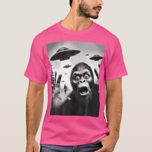 Camiseta Funny Bigfoot Selfie Com Alienígena Ufo