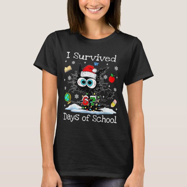 Camiseta Funny Black Cat Christmas I Survived 67 Days Of Sc (Frente)