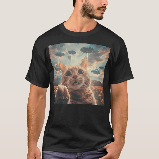 Camiseta Funny Cat Selfie with UFOs cat meme (Frente)