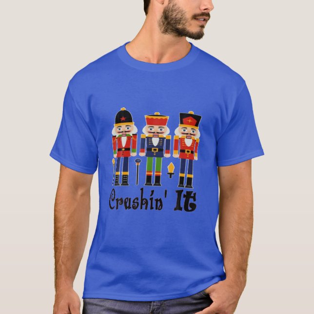 Camiseta Funny "Christmas" Nutcrackers Crushin It (Frente)
