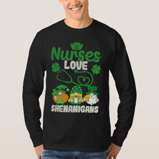 Camiseta Funny Gnomes Nurse St Patricks Day Nurses Love She (Frente)