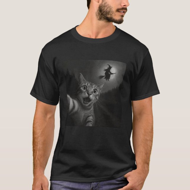 Camiseta Funny Halloween Surprised Scared Cat Selfie Witch  (Frente)