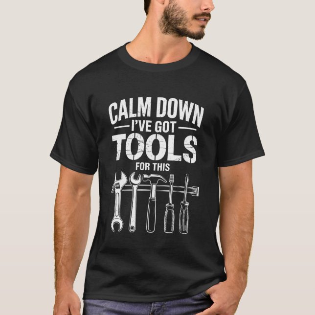 Camiseta Funny Handyman for Men Carpenter and Mechanic (Frente)