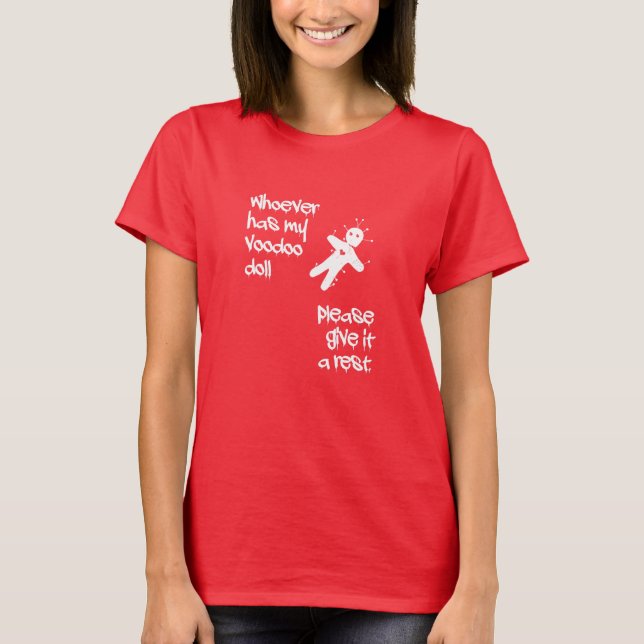 Camiseta Funny humor. Voodoo Doll dia das bruxas (Frente)