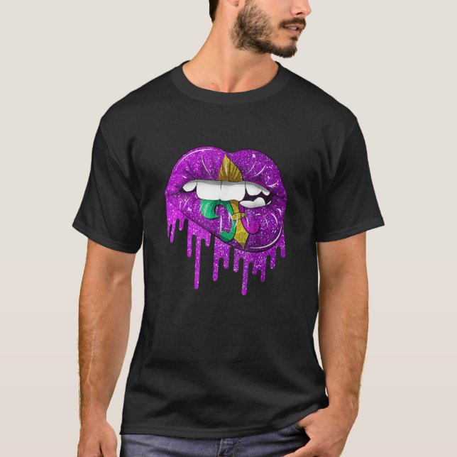 Camiseta Funny Mardi Gras Carnival Purple Gold Lips Dripped (Frente)