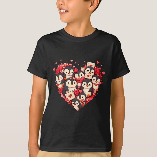 Camiseta Funny Penguin Heart Valentine Penguin Womens Mens  (Frente)