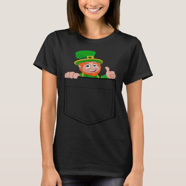 Camiseta Funny Pocket Leprechaun St. Patrick's Day Lucky Gi (Frente)
