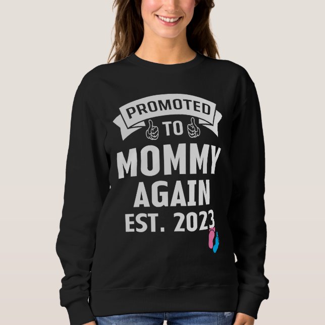 Camiseta Funny Promoted To Mom Again 2023 Gender Reveal Pin (Frente)