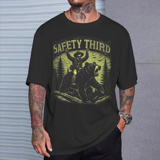 Camiseta Funny "Safety Third" Shirt, Grizzly Bear & Cowboy  (Criador carregado)