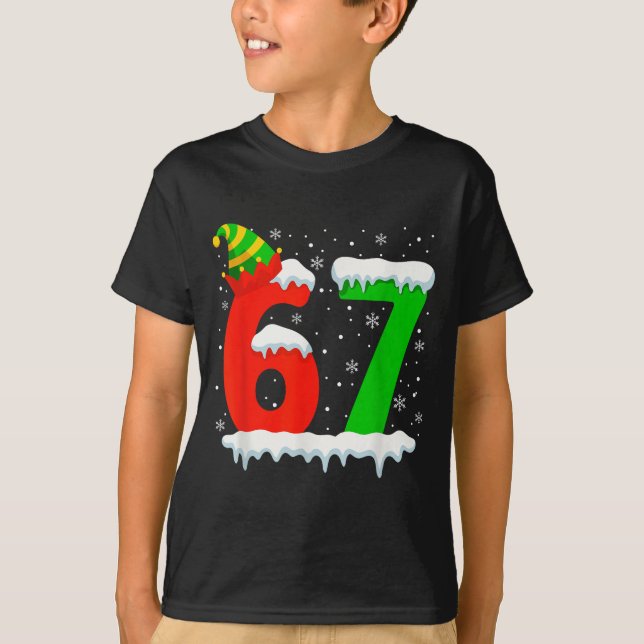 Camiseta Funny Six Seven 67 Meme Saying 6 7 Elf Christmas T (Frente)
