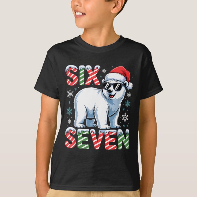 Camiseta Funny Six Seven Lar Bear Christmas 67 Santa Hat Wi (Frente)