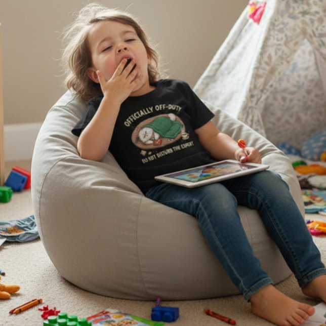 Camiseta Funny Sleeping Cat Off-Duty Graphic (Criador carregado)