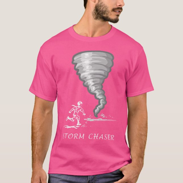 Camiseta Funny Storm Chasing With Man Running Toward Tornad (Frente)