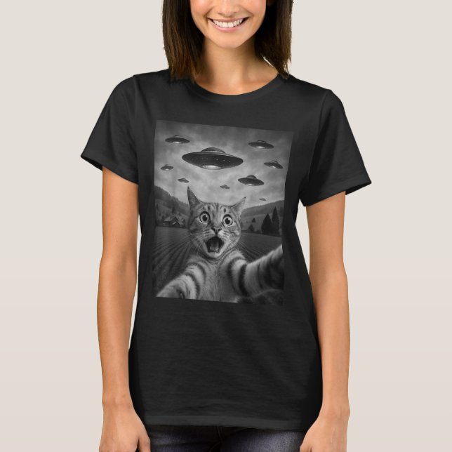 Camiseta Funny Surprised Ed Cat Selfie With Alien Ufo Cat U (Frente)