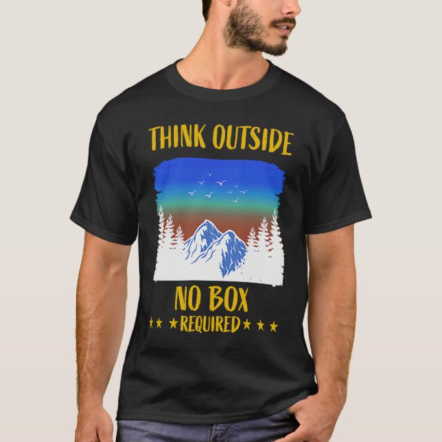 Camiseta Funny Think Outside Box Outfit For Hiking Father's (Frente)